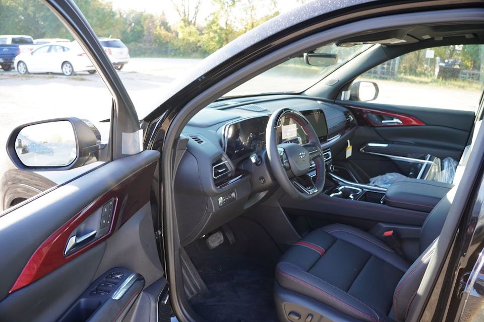 New 2026 Chevrolet Traverse RS image 10