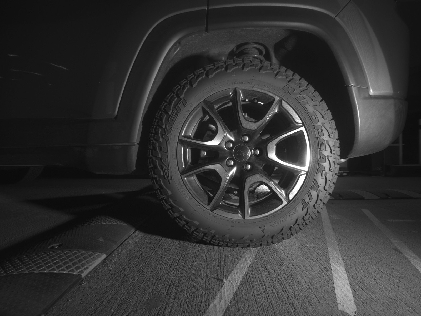 Used 2025 Jeep Compass Trailhawk image 14