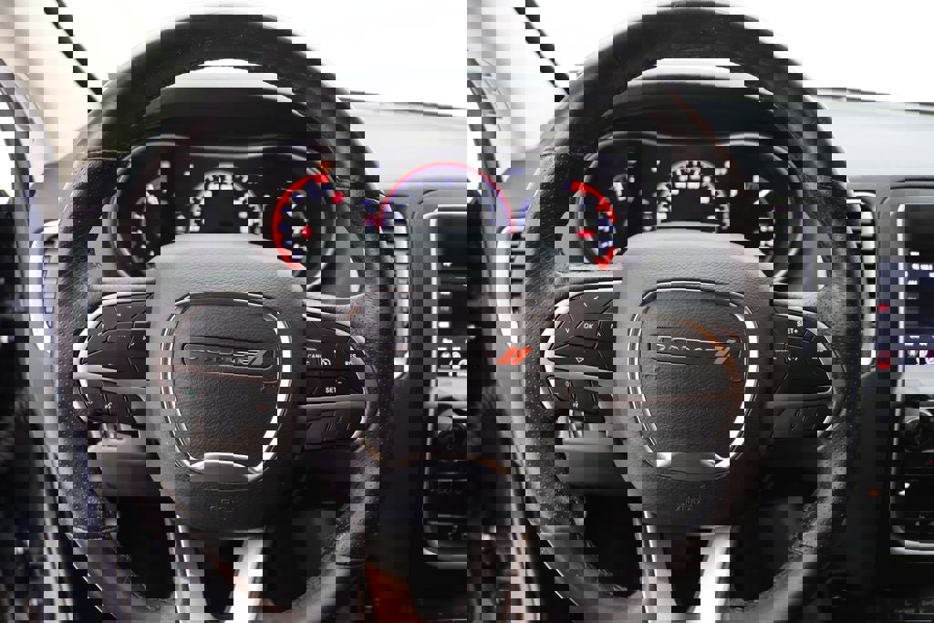 Used 2020 Dodge Durango SXT image 16