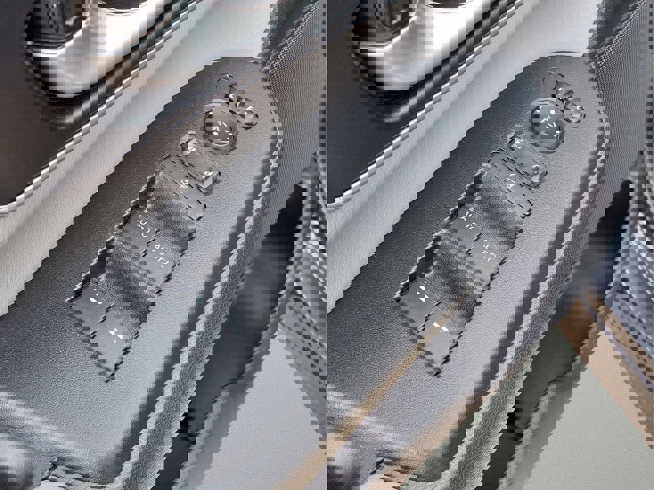 Used 2018 Honda CR-V EX-L image 16