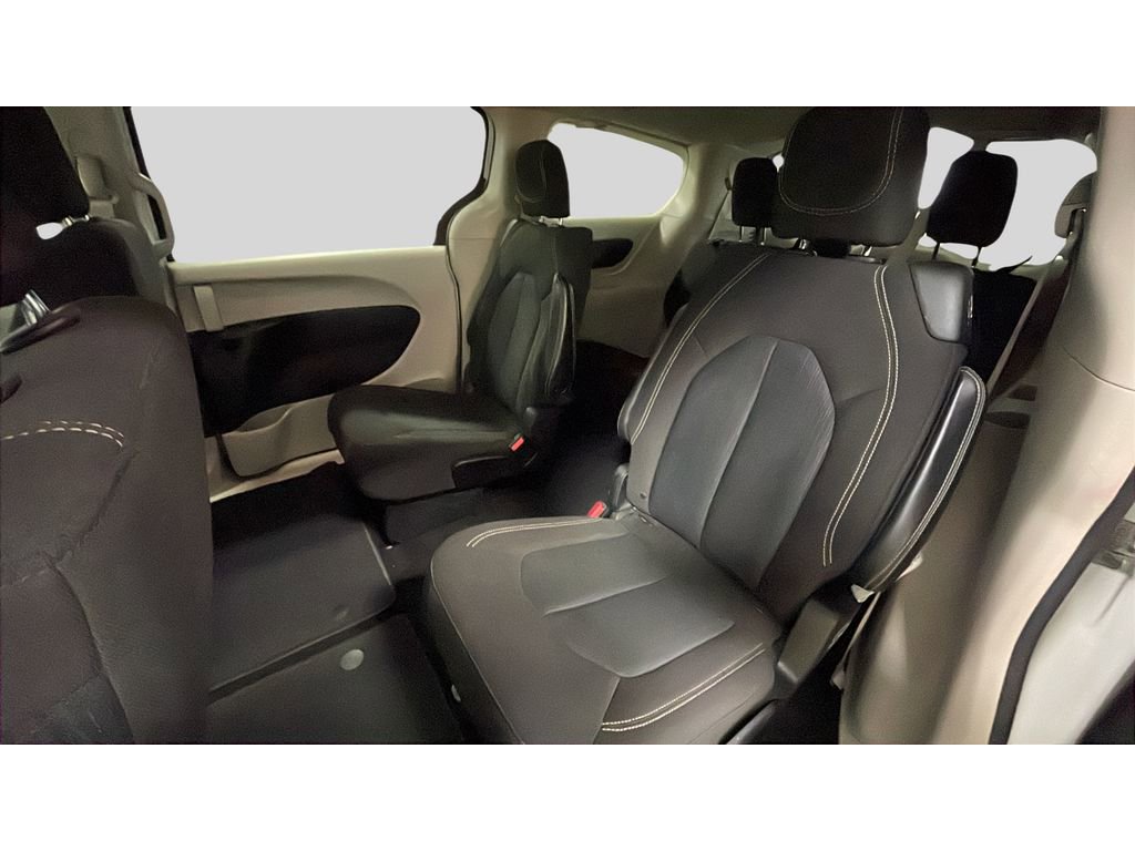 Used 2020 Chrysler Voyager LX FWD image 14