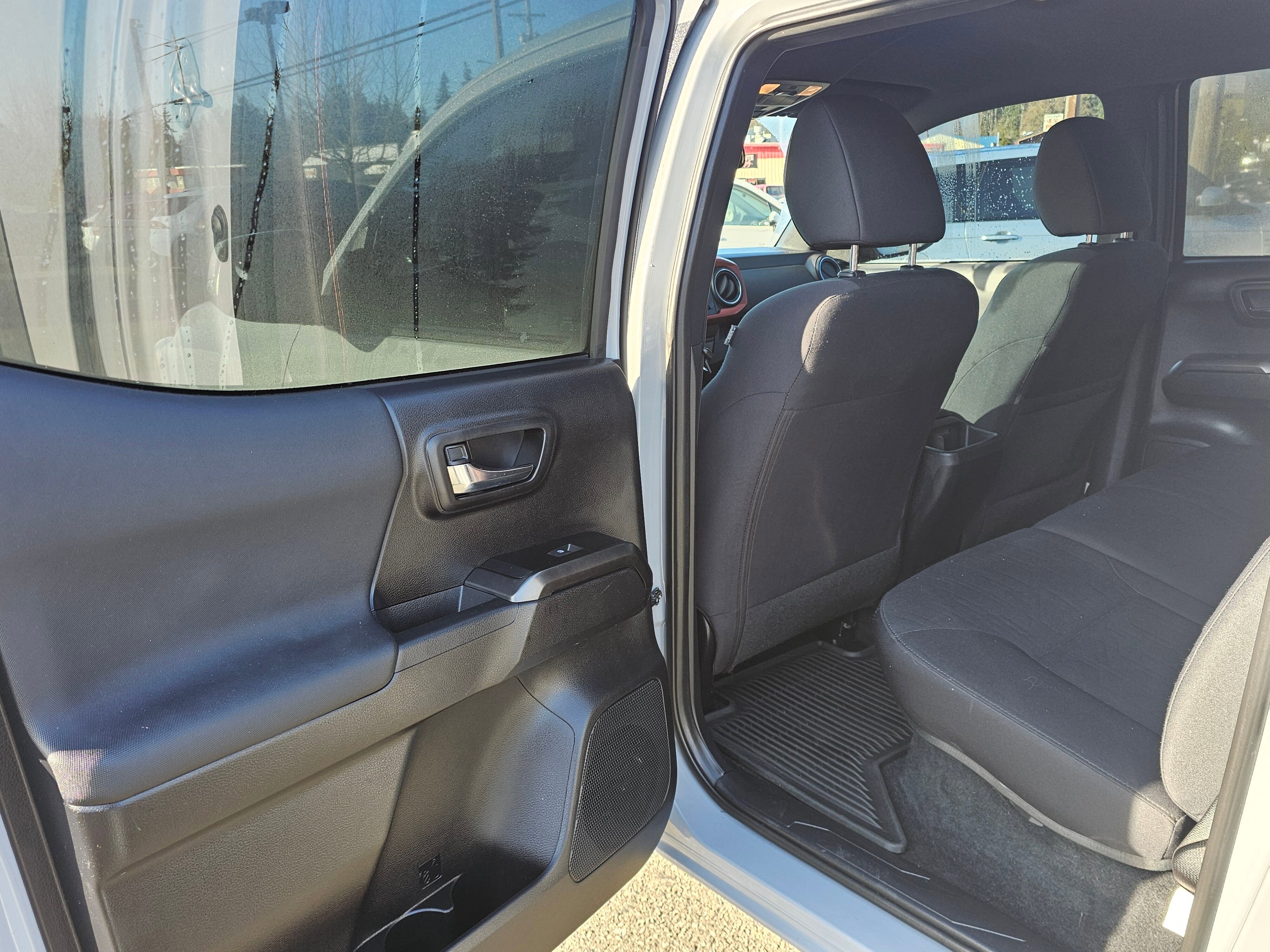 Used 2019 Toyota Tacoma TRD Off-Road image 16