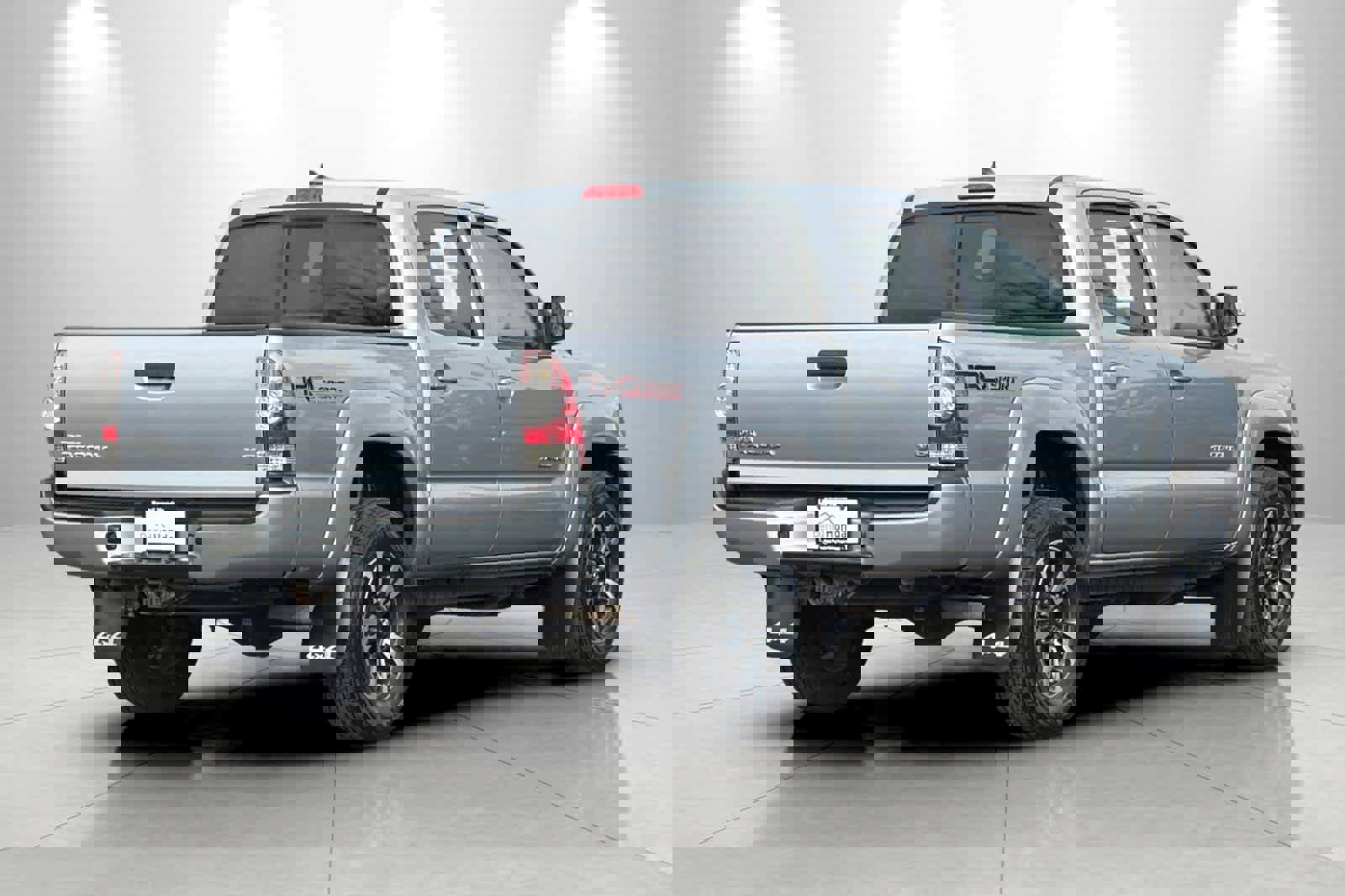 Used 2015 Toyota Tacoma 4x4 Double Cab w/ TRD Sport Package image 2