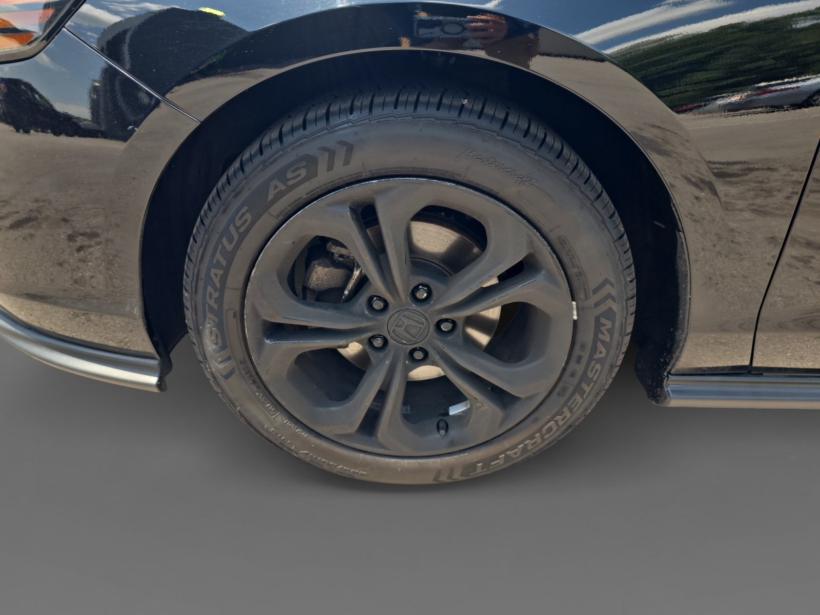 Used 2023 Honda Accord EX image 10