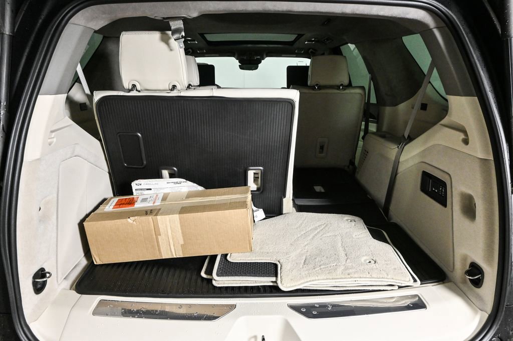 New 2024 Cadillac Escalade Sport Platinum w/ LPO, ONYX Package image 30