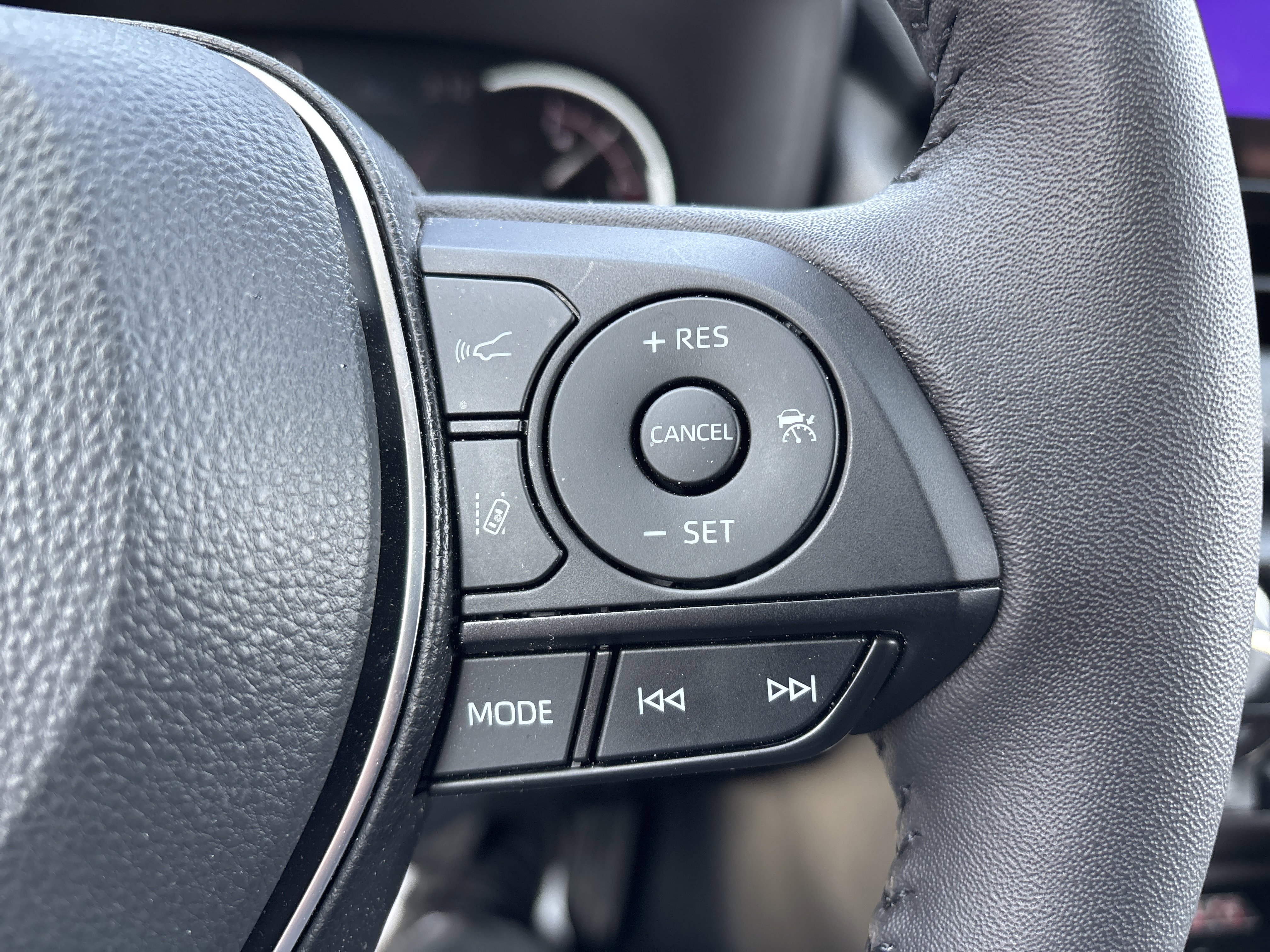 Used 2025 Toyota RAV4 XLE Premium image 20