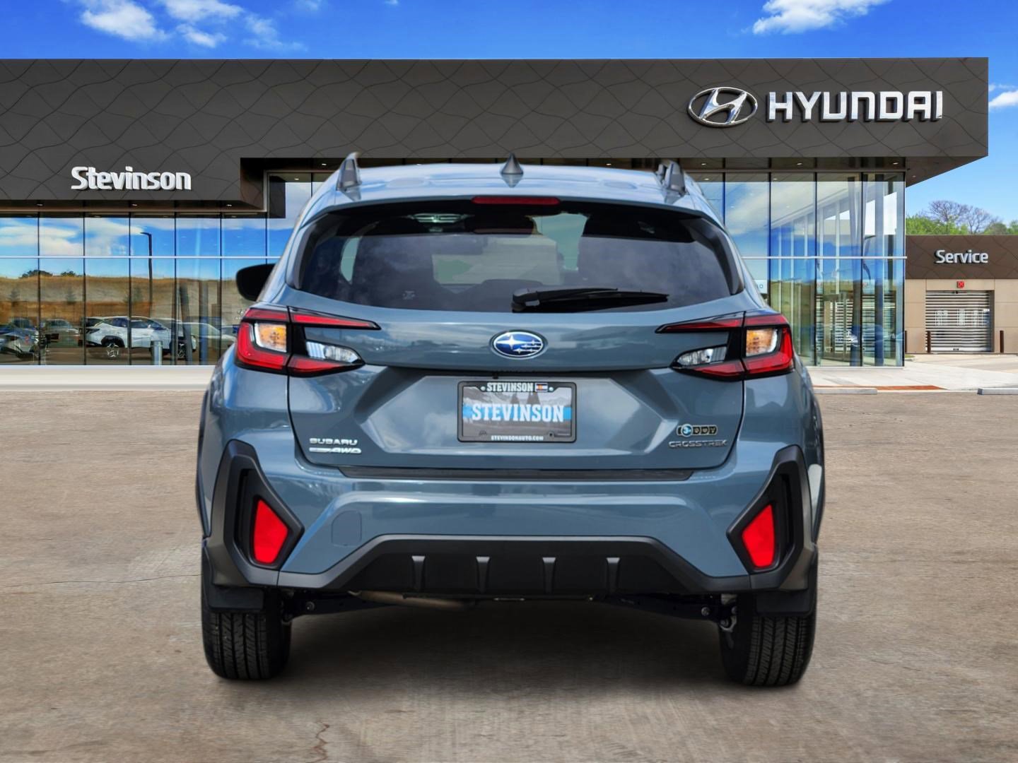 Used 2025 Subaru Crosstrek 2.0i Premium image 3