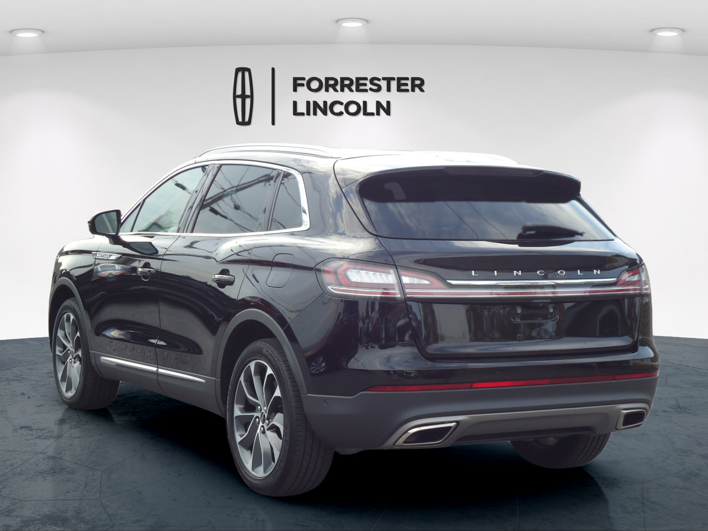 Used 2023 Lincoln Nautilus Reserve w/ Equipment Group 201A AWD/4WD image 5