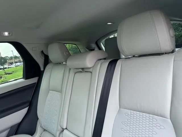 Used 2016 Land Rover Discovery Sport SE AWD/4WD image 23