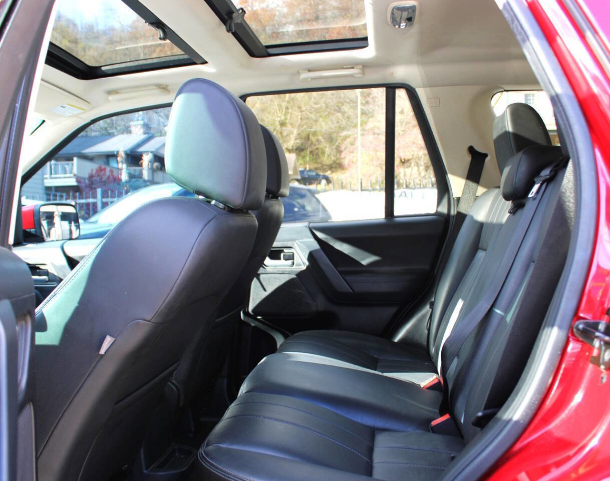 Used 2014 Land Rover LR2 HSE image 35