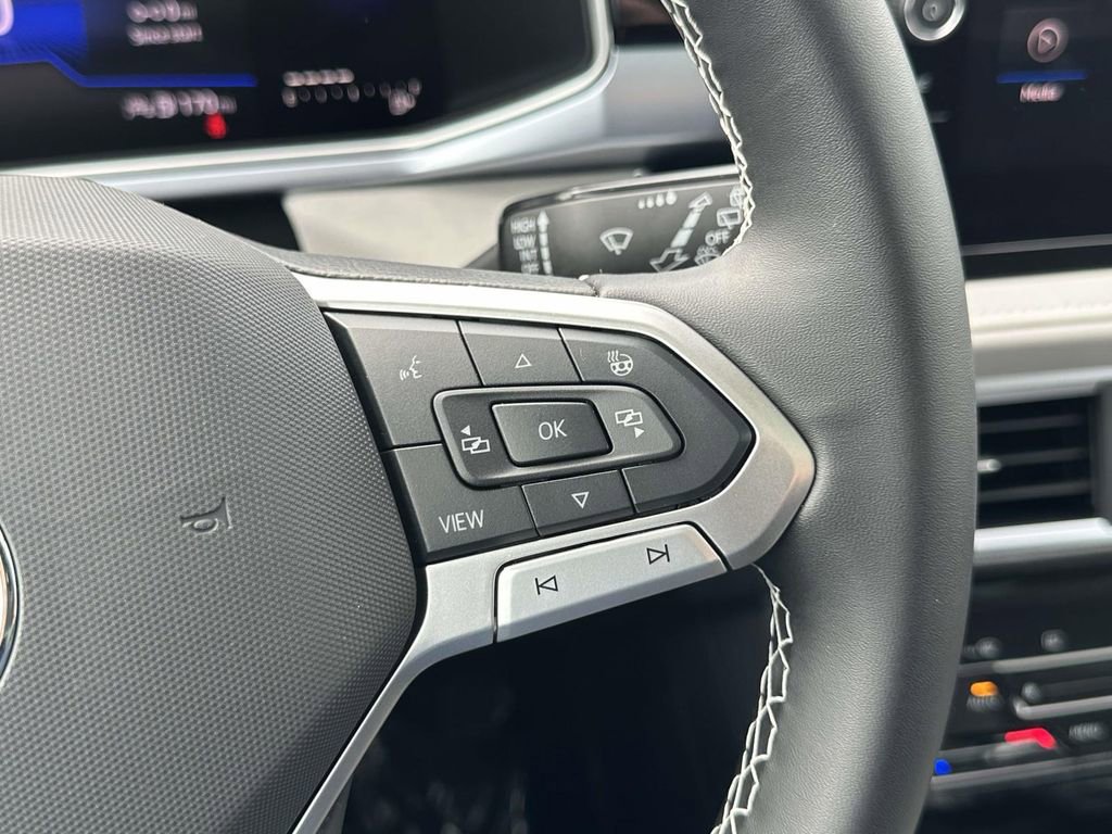 New 2025 Volkswagen Taos SE AWD/4WD image 18