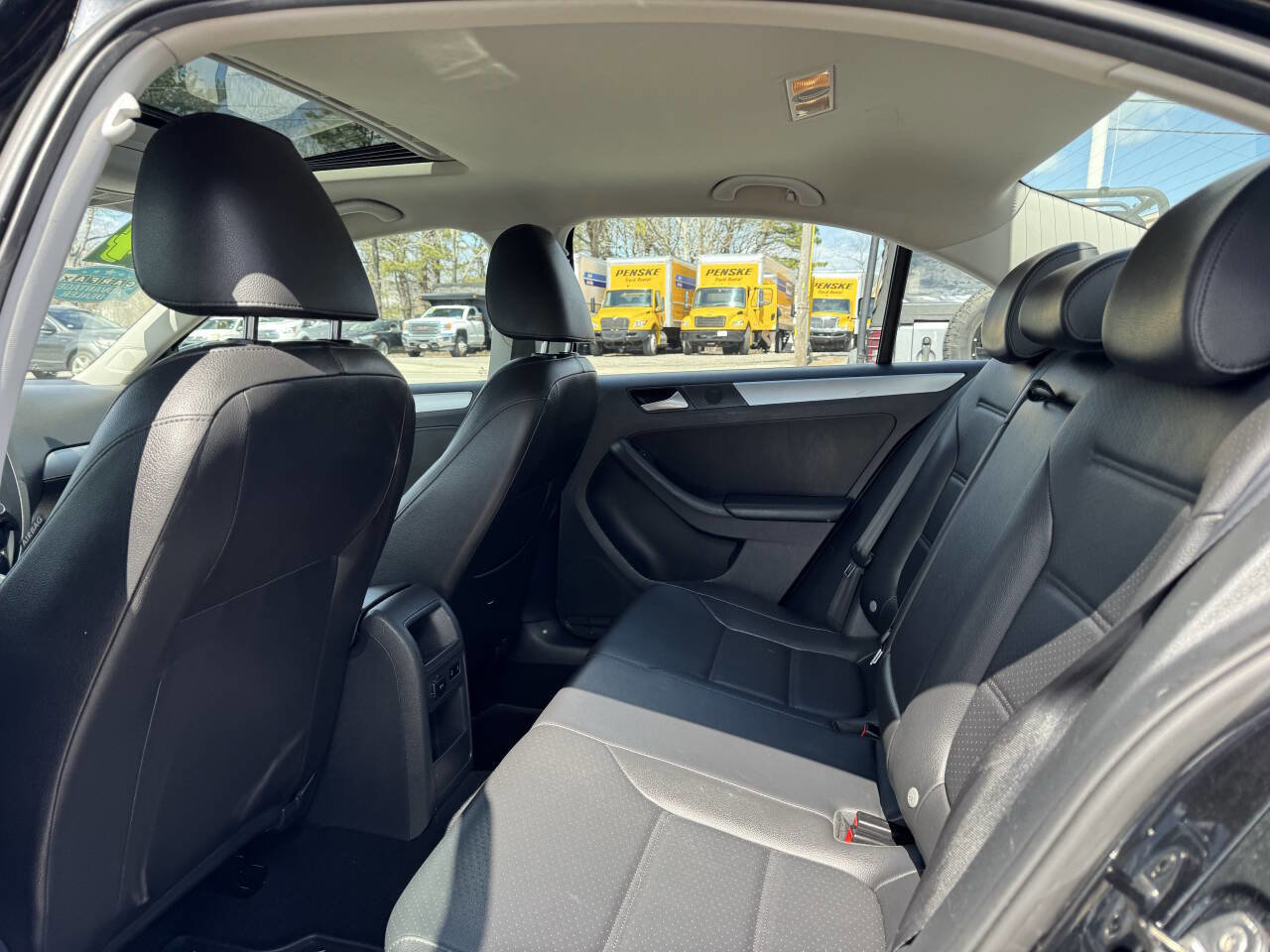 Used 2014 Volkswagen Jetta SE image 25