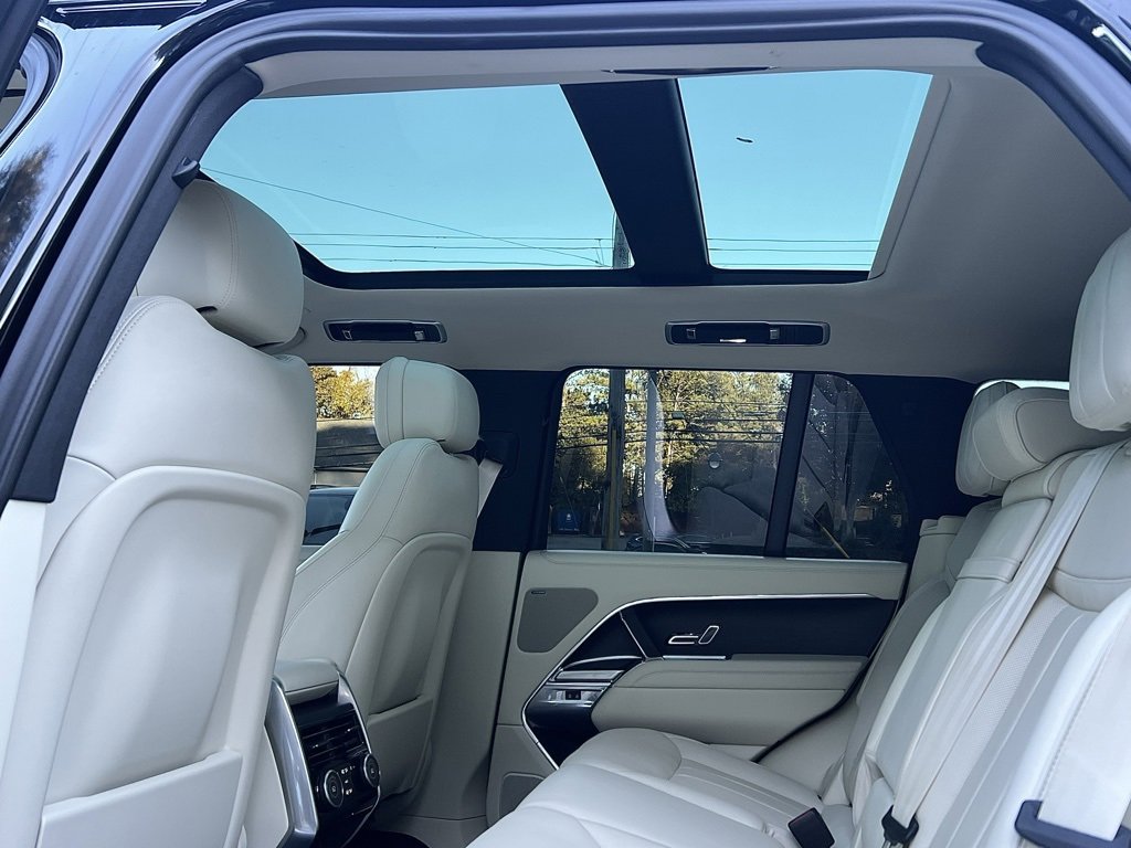 Used 2023 Land Rover Range Rover SE image 46
