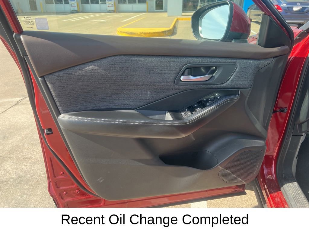 Used 2023 Nissan Rogue SV AWD/4WD image 9