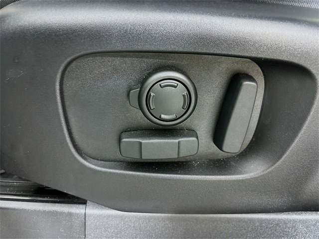 Certified 2023 Land Rover Discovery Metropolitan Edition image 35