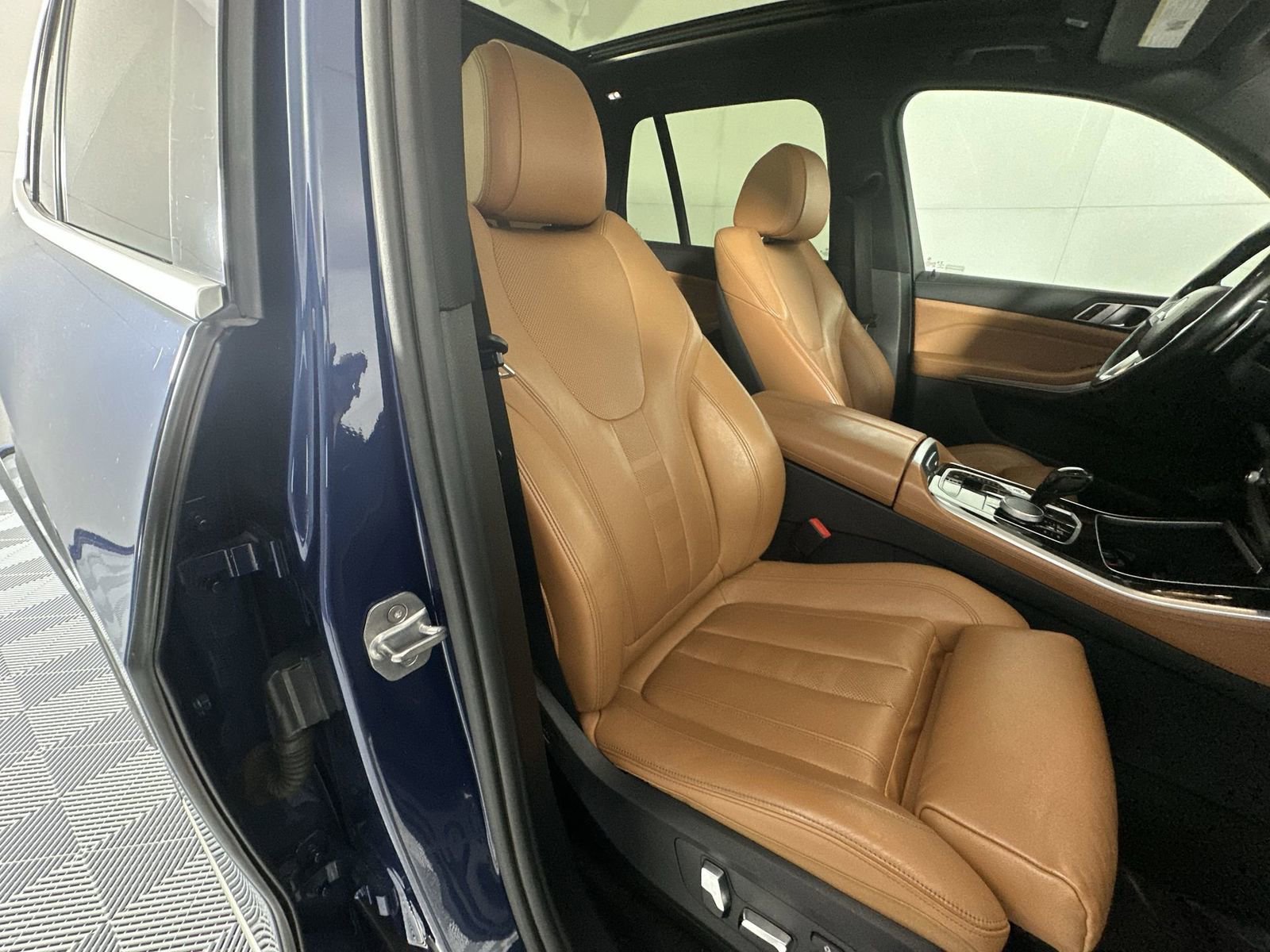 Used 2019 BMW X5 xDrive40i w/ Convenience Package AWD/4WD image 27