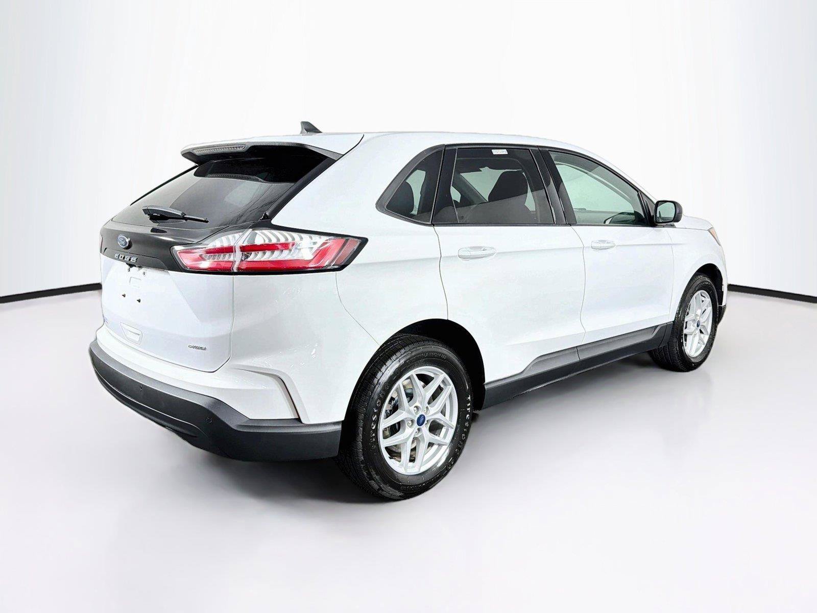 Used 2022 Ford Edge SE AWD/4WD image 11