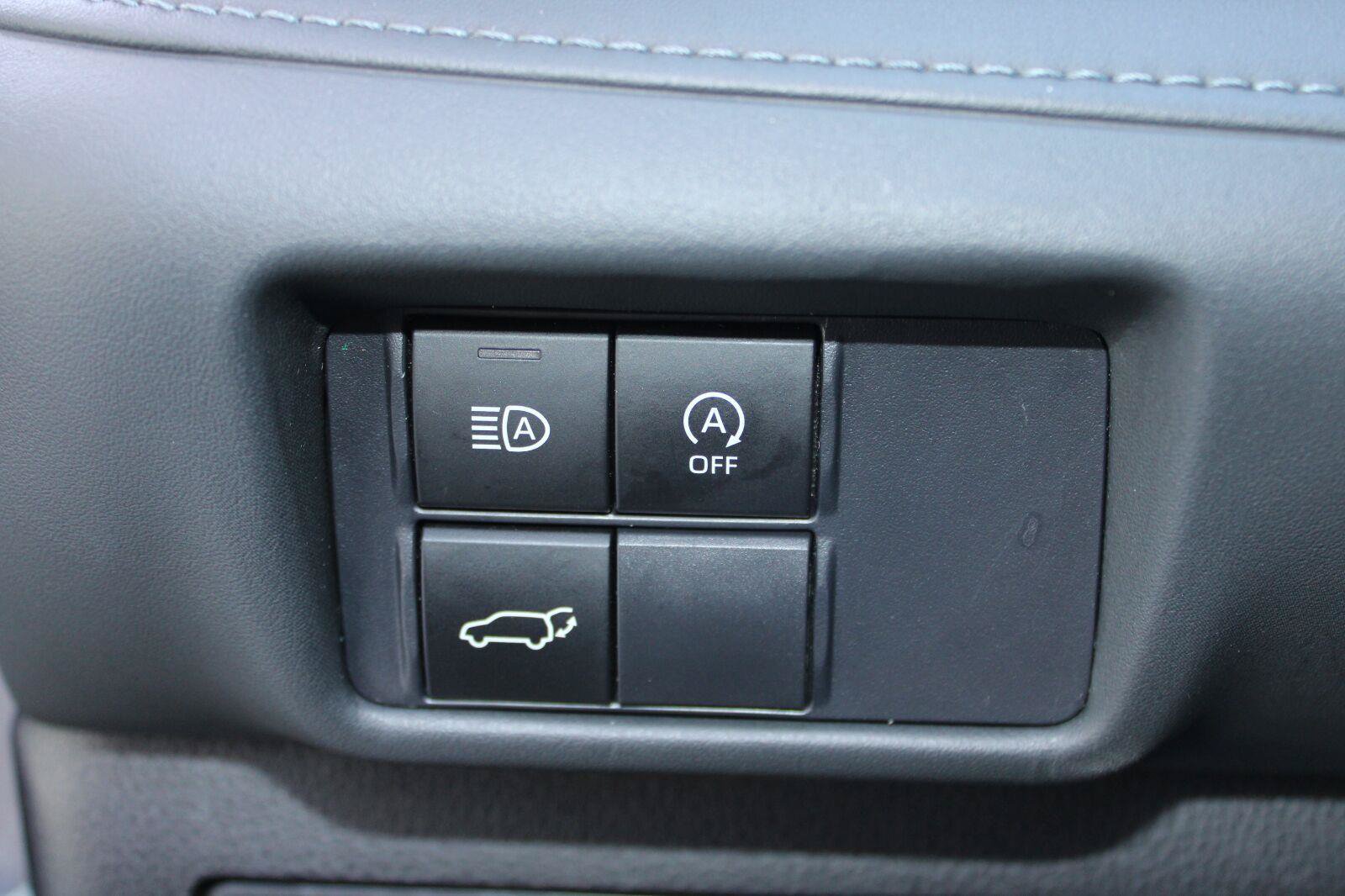 Used 2023 Toyota Highlander LE AWD/4WD image 18