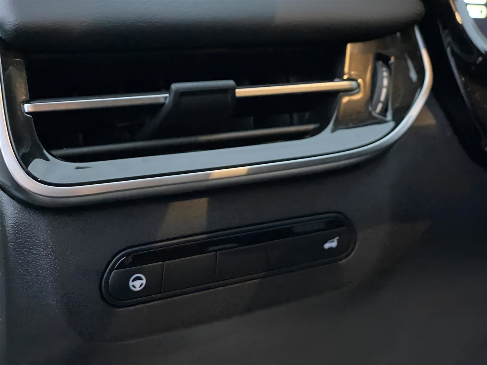 Used 2025 INFINITI QX60 Luxe w/ Lighting Package (N94) image 27