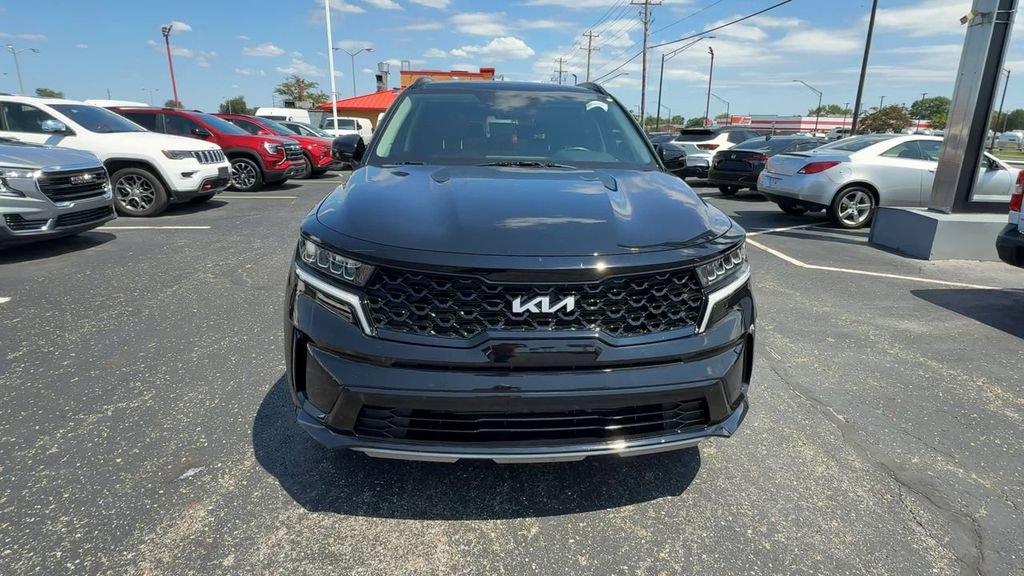 Used 2022 Kia Sorento S w/ Panoramic Sunroof Package FWD image 3