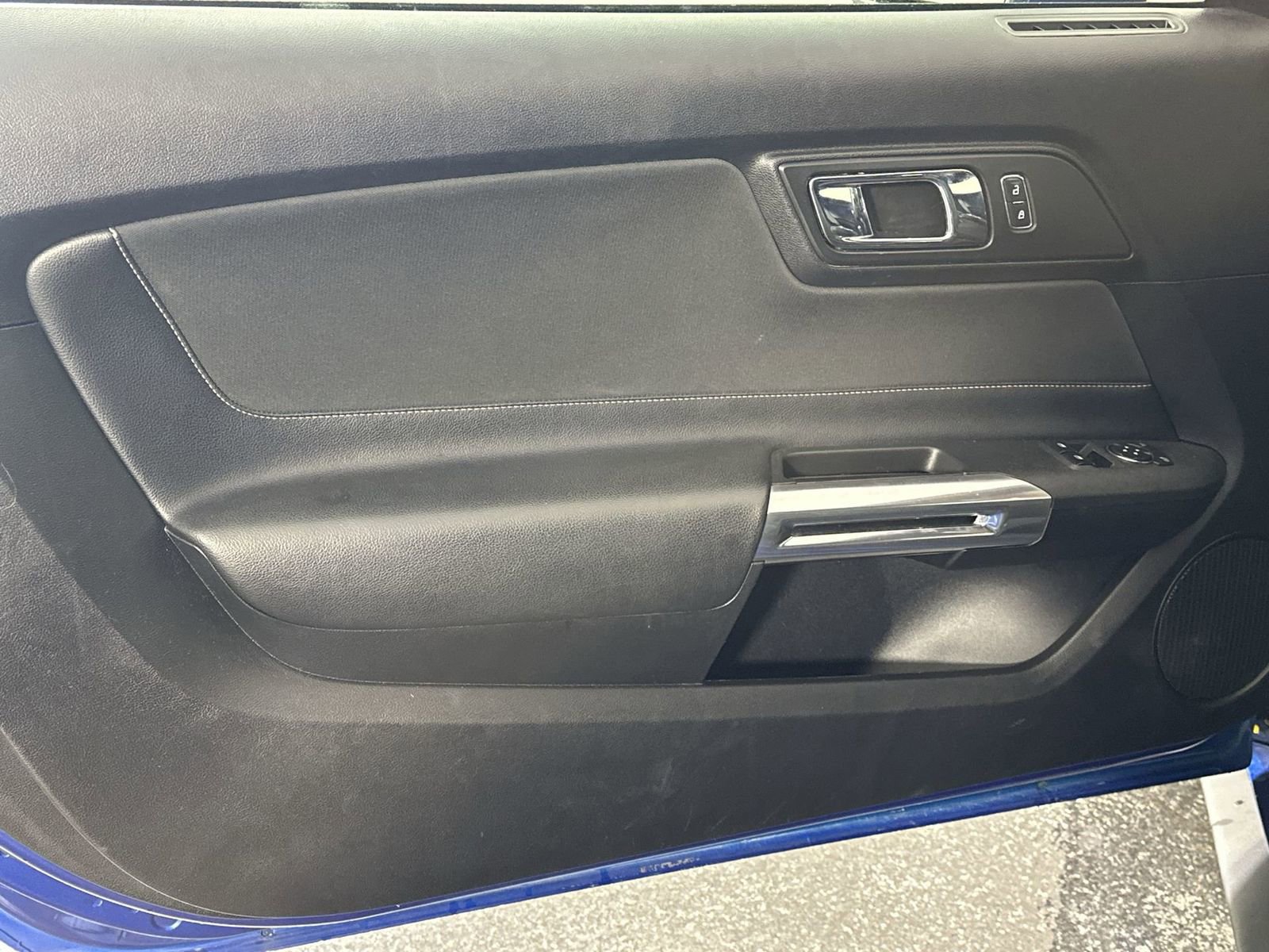 Used 2017 Ford Mustang EcoBoost image 32