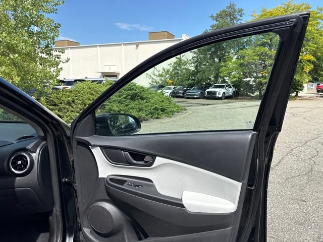 Used 2023 Hyundai Kona SEL AWD/4WD image 34