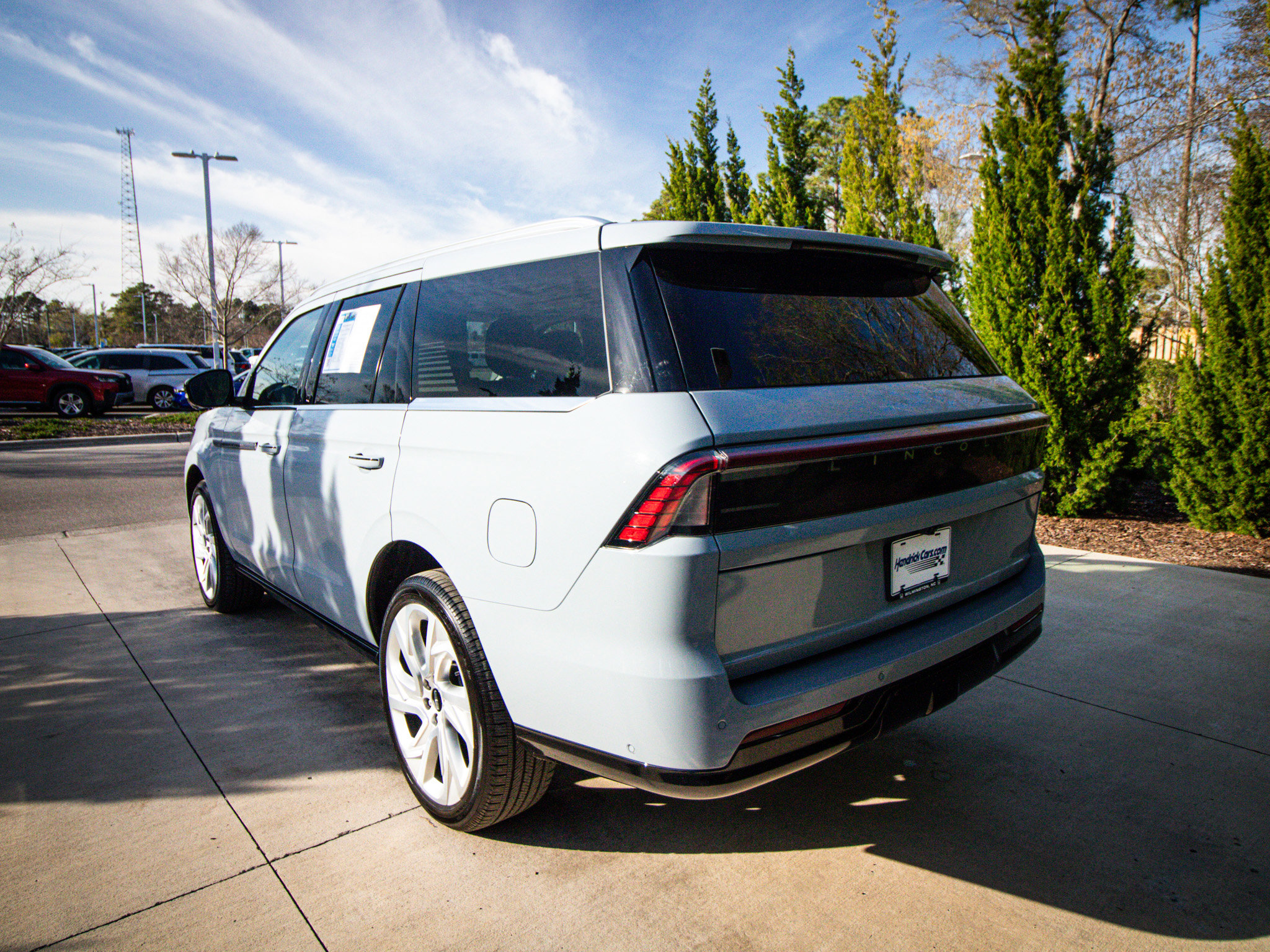 Used 2025 Lincoln Navigator Reserve image 8