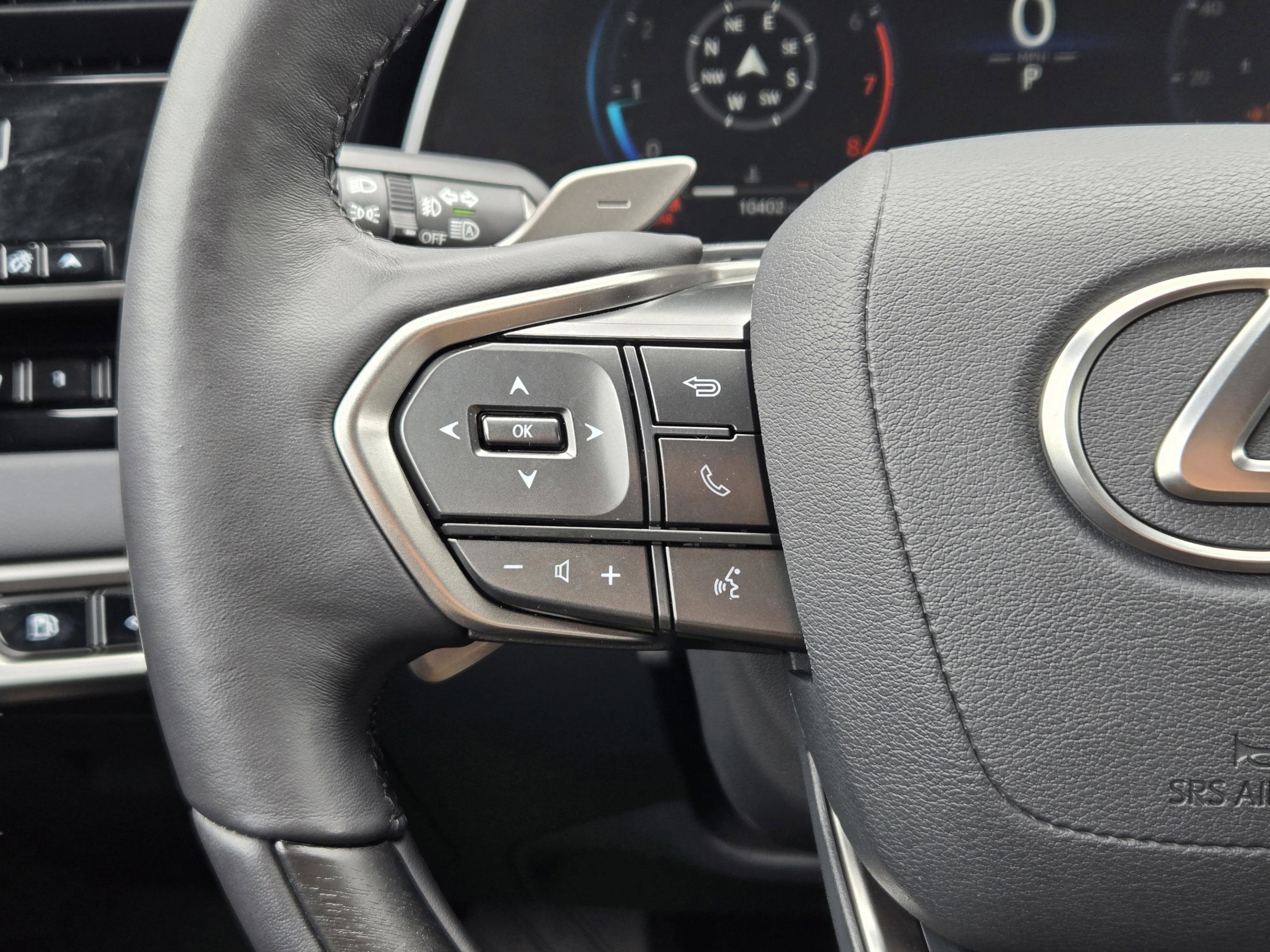 Used 2025 Lexus RX 350 Premium w/ Accessory Package (Z1) FWD image 24