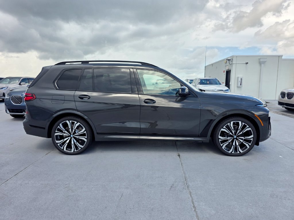 New 2027 BMW X7 M60i AWD/4WD image 3