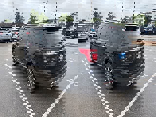 Used 2016 Ford Explorer Platinum AWD/4WD image 3