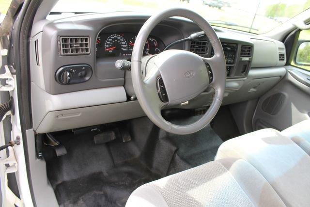Used 2002 Ford Excursion XLT AWD/4WD image 12