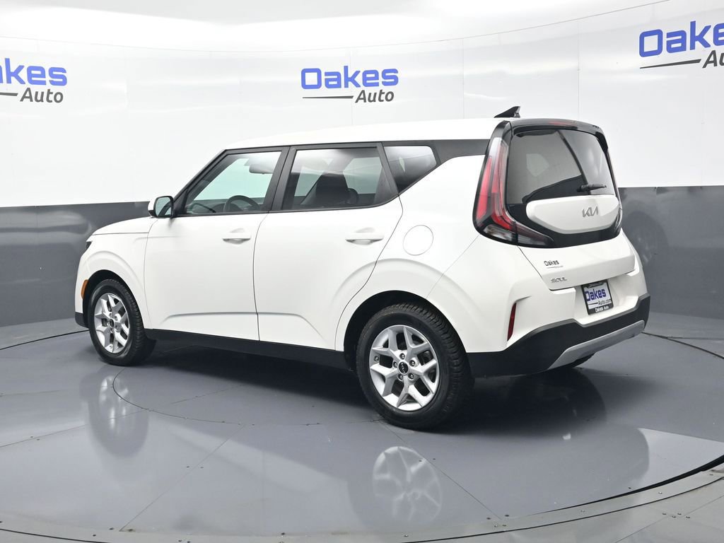 Used 2023 Kia Soul LX w/ LX Technology Package image 6