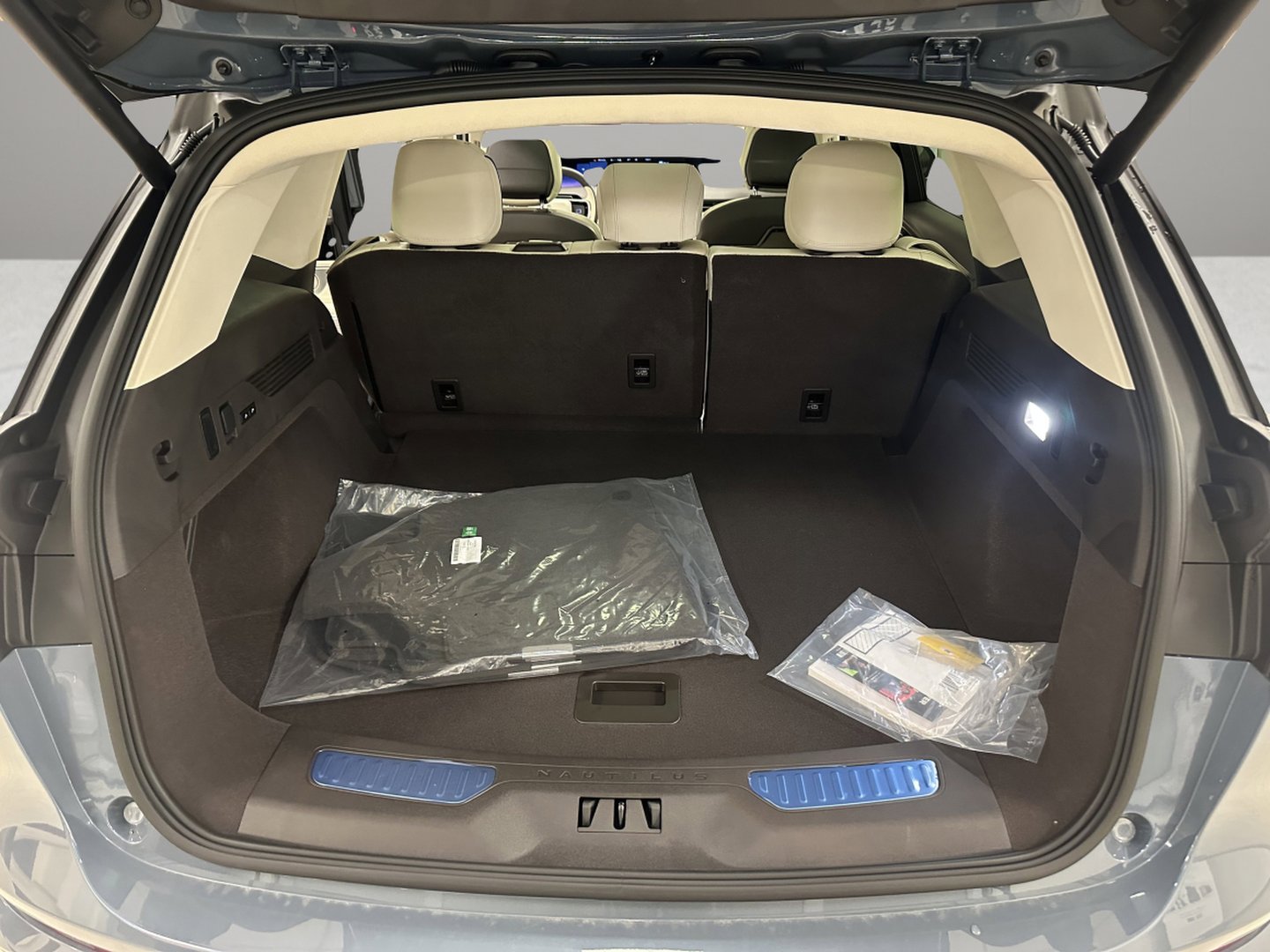 New 2026 Lincoln Nautilus Black Label w/ Jet Appearance Package image 7