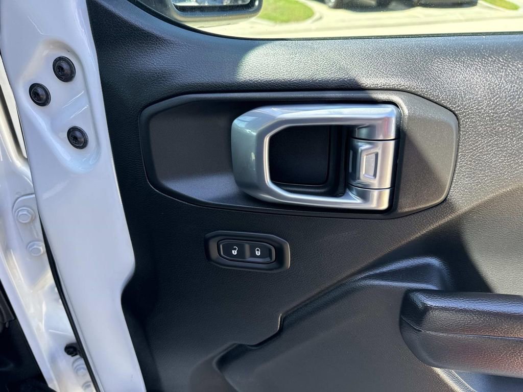 Used 2021 Jeep Gladiator Sport AWD/4WD image 17