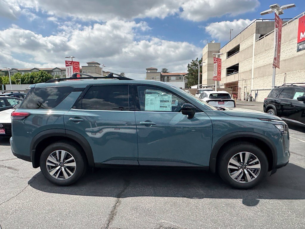 New 2026 Nissan Pathfinder SL FWD image 8