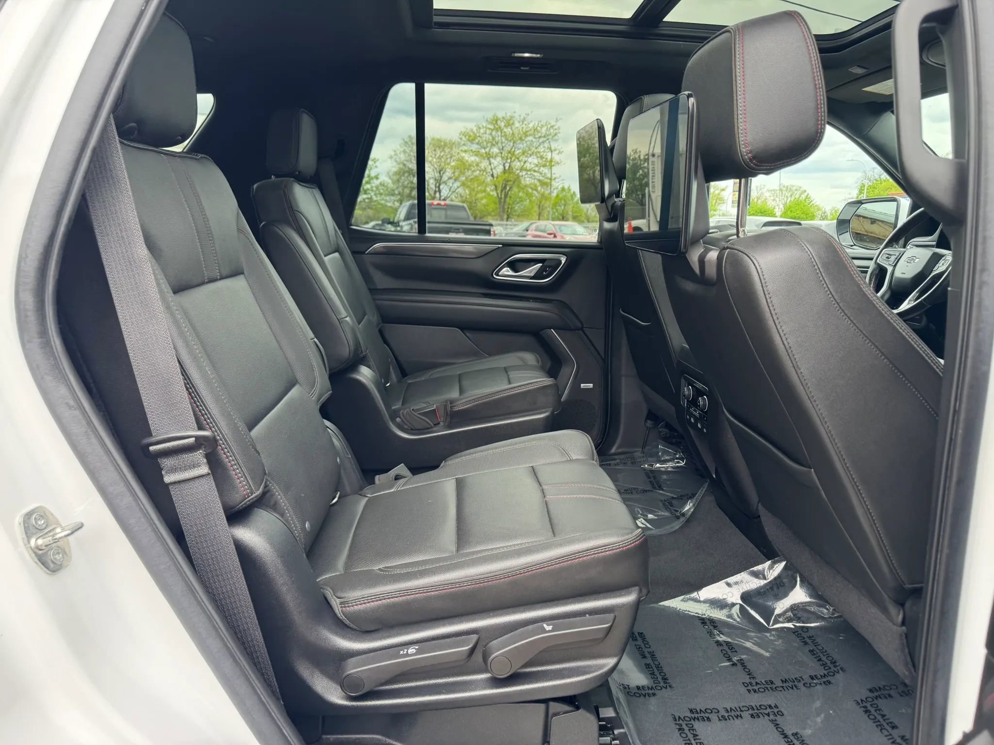 Used 2021 Chevrolet Tahoe RST w/ Luxury Package AWD/4WD image 22