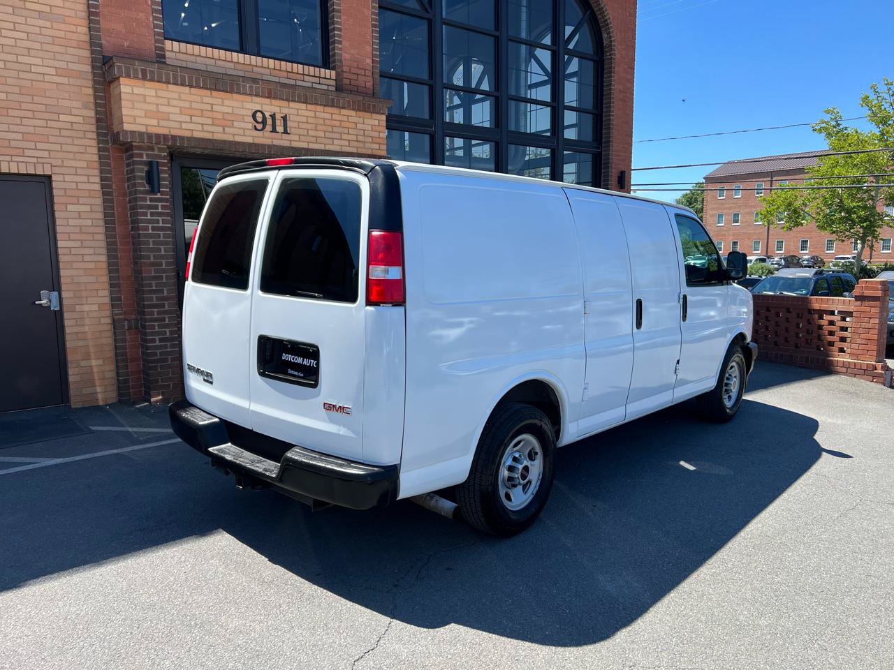 Used 2017 GMC Savana 2500 RWD image 10