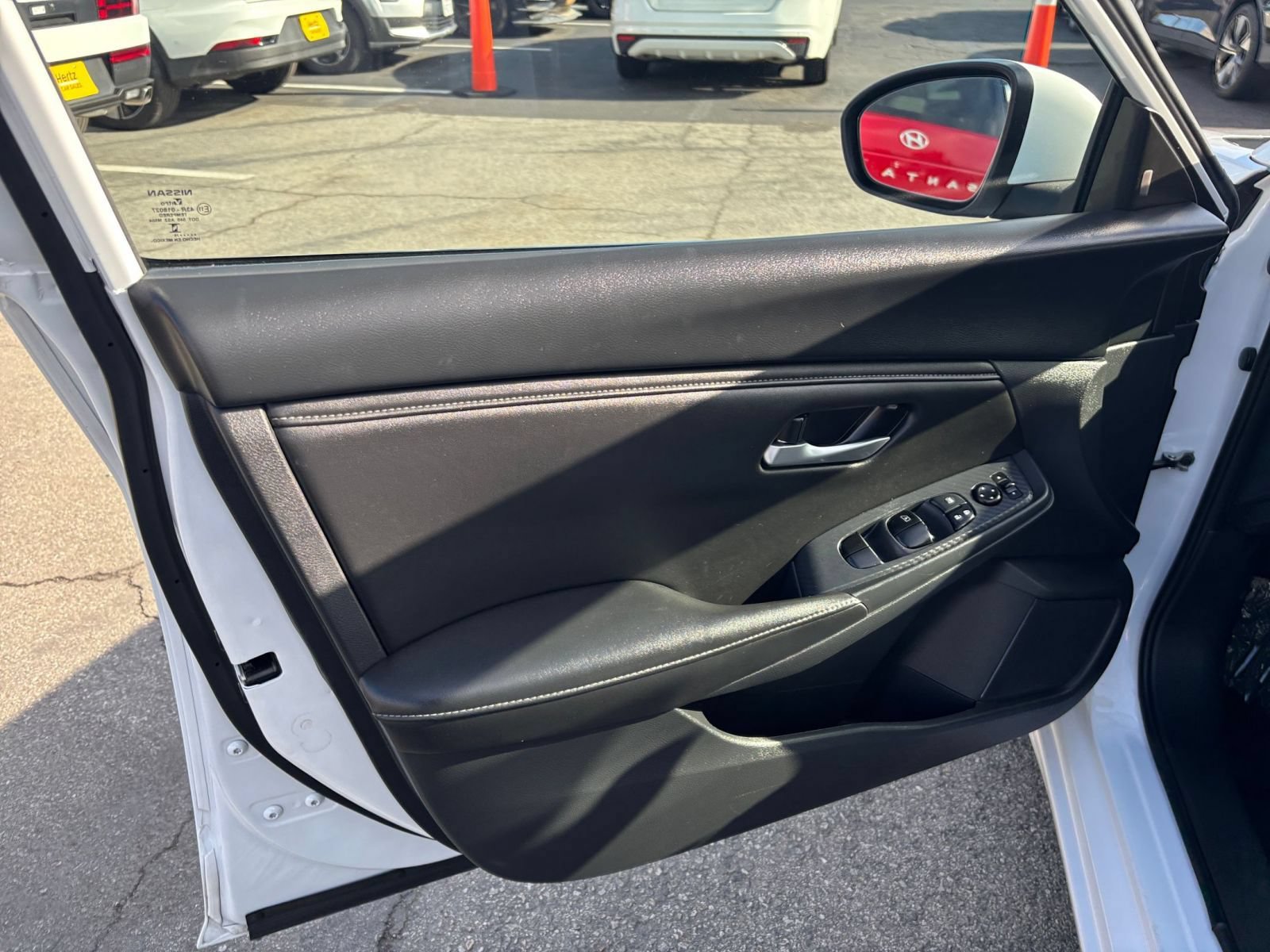 Used 2025 Nissan Sentra SV FWD image 18