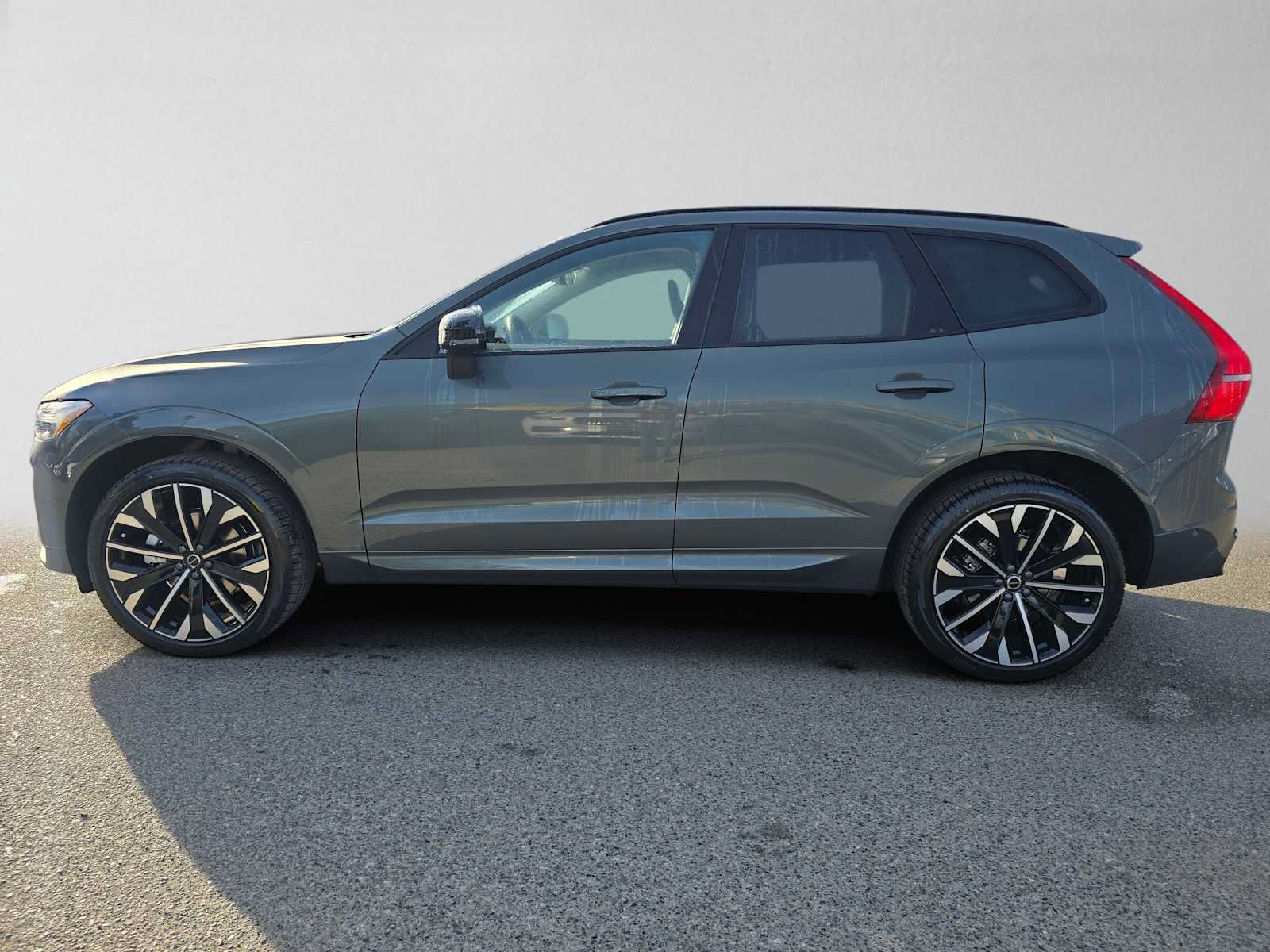 New 2027 Volvo XC60 B5 Ultra AWD/4WD image 6