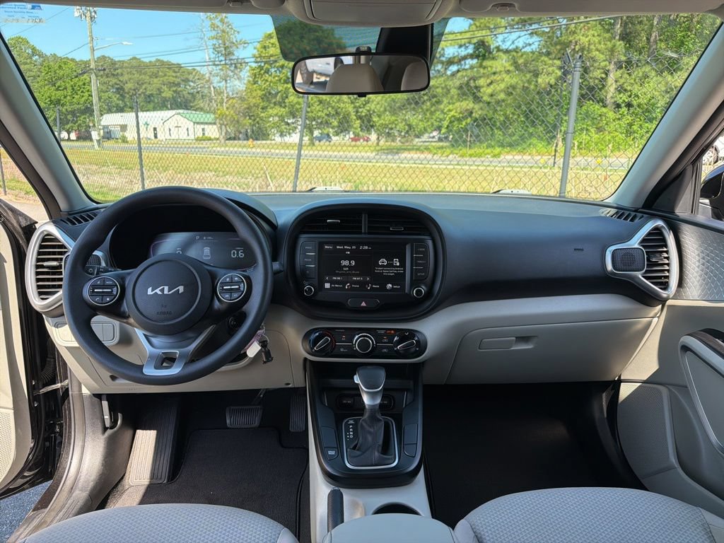 Used 2023 Kia Soul LX w/ Option Group 015 FWD image 12
