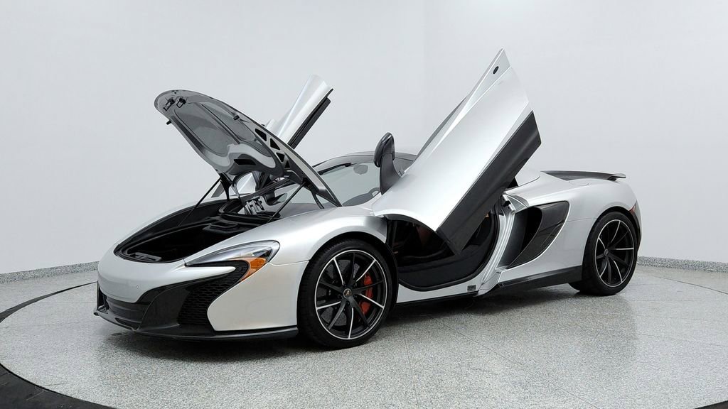 Used 2015 McLaren 650S Spider image 9