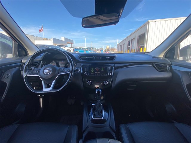 Used 2021 Nissan Rogue Sport SL w/ Premium Package image 17