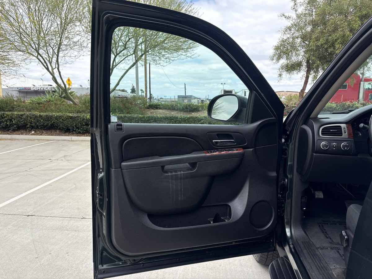 Used 2013 Chevrolet Avalanche LS AWD/4WD image 21