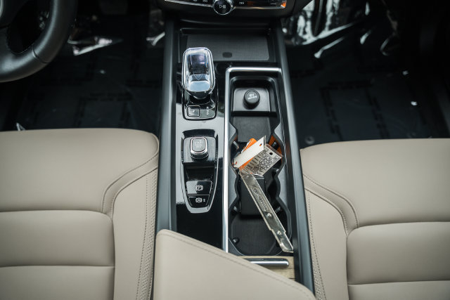 Certified 2026 Volvo XC60 B5 Plus AWD/4WD image 28