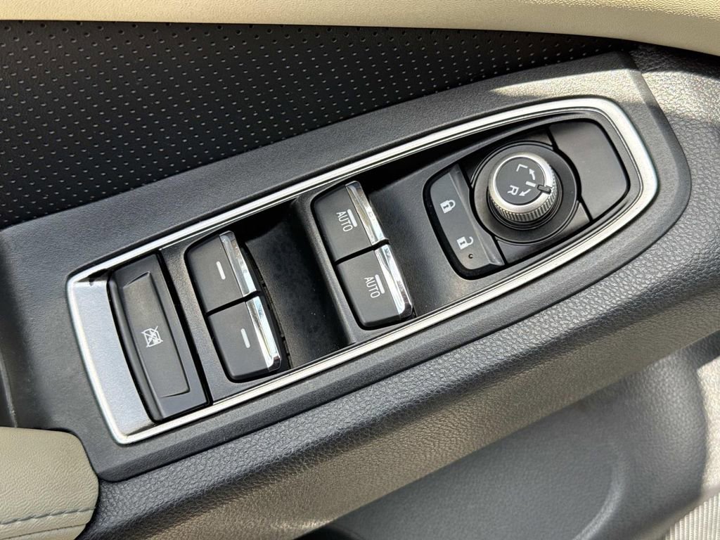 Used 2022 Subaru Ascent Limited w/ Technology Package image 20