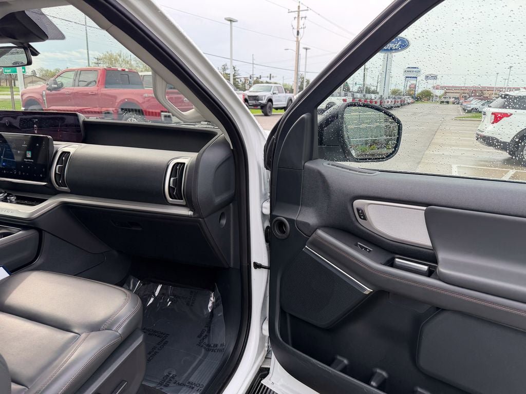 Certified 2025 Ford Expedition Active AWD/4WD image 19