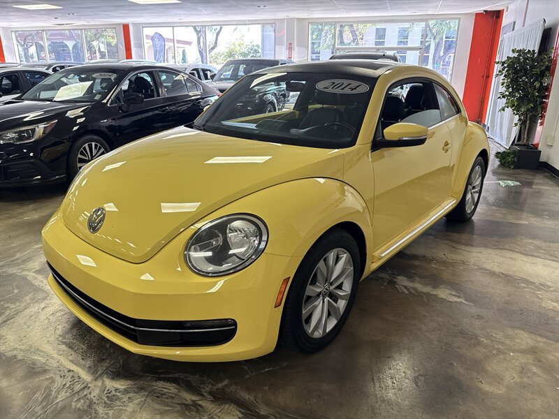 Used 2014 Volkswagen Beetle TDI FWD image 3
