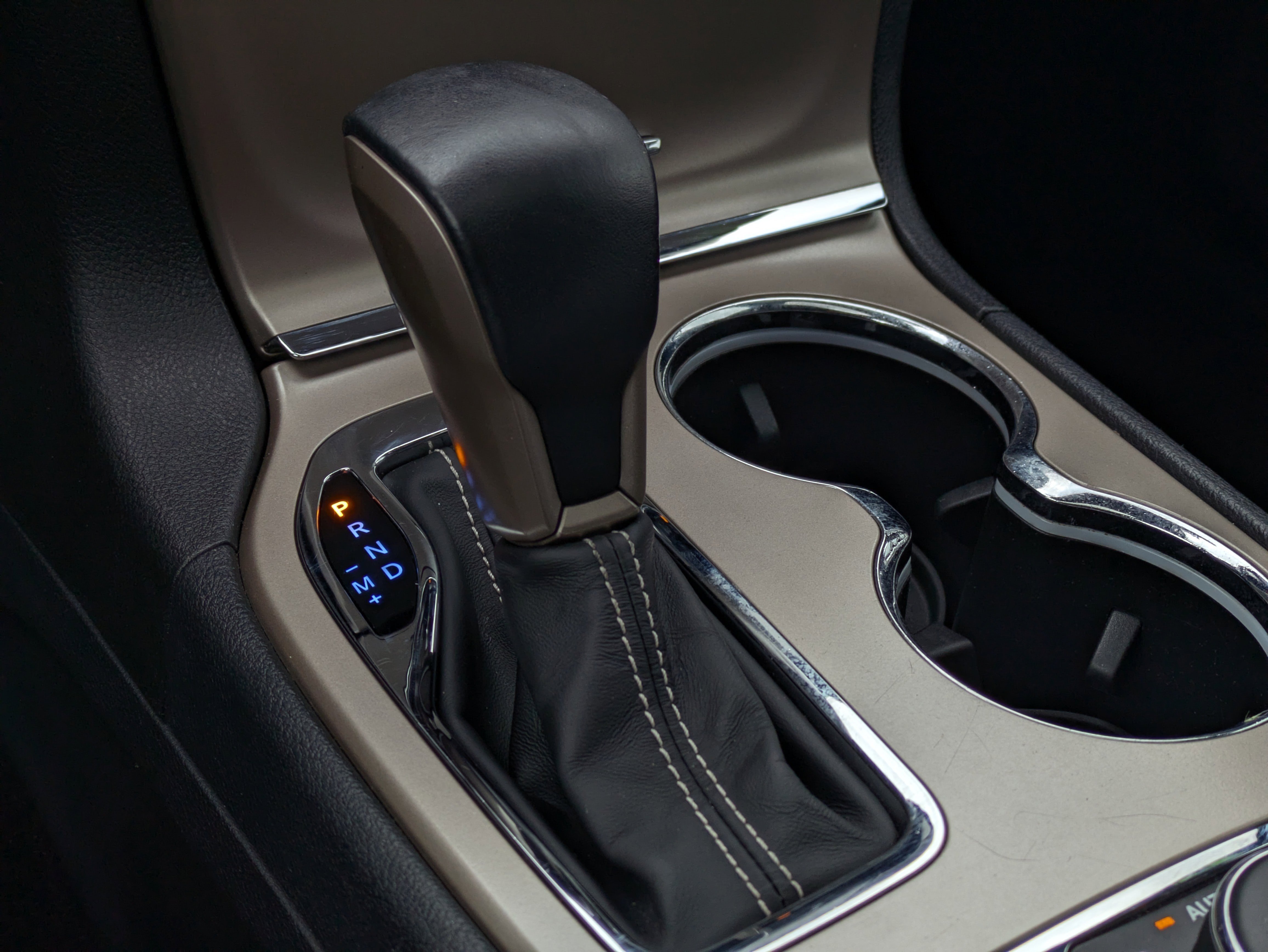 Used 2017 Jeep Grand Cherokee Limited image 34