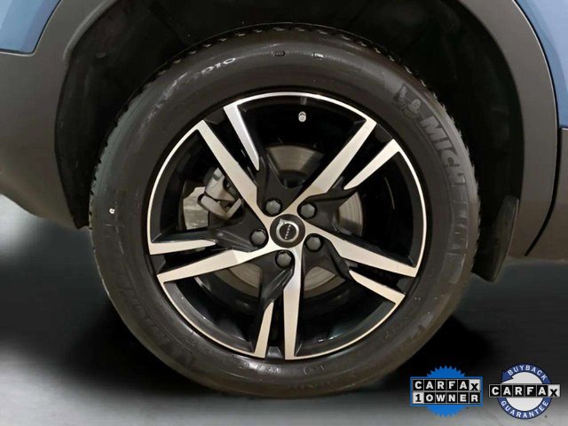 Used 2025 Volvo XC40 B5 Core image 31