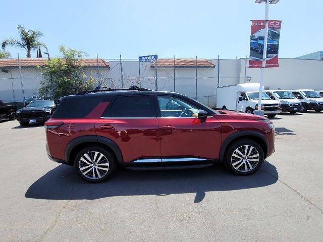 Used 2022 Nissan Pathfinder Platinum FWD image 9
